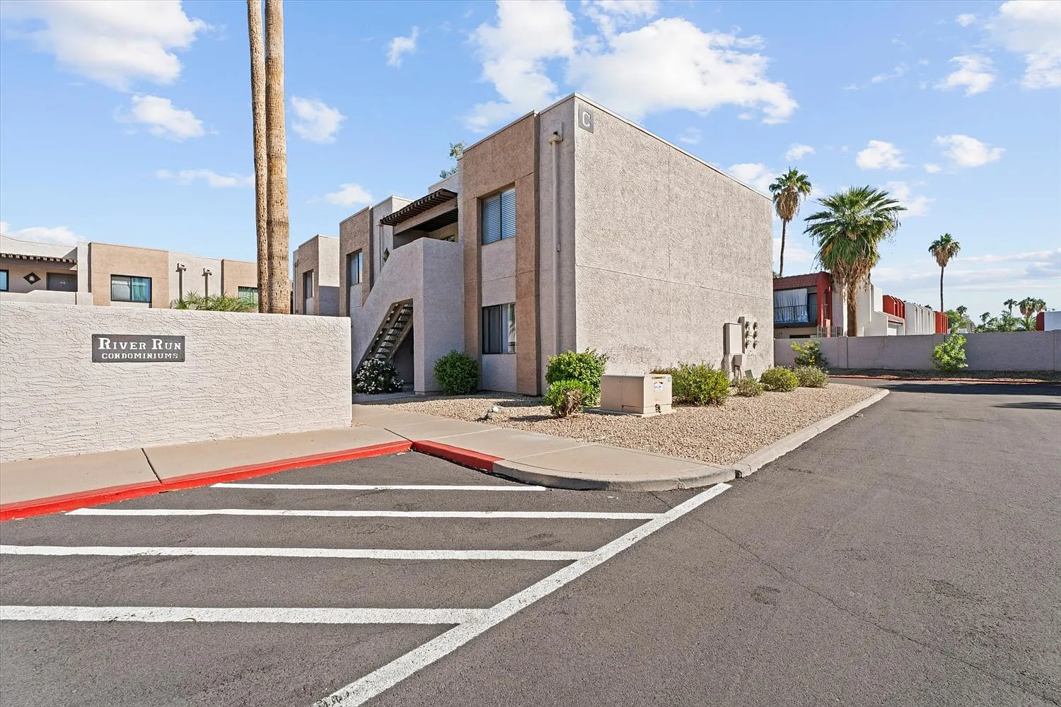 2 bed, 751 sqft, $1,600 — Photo 1