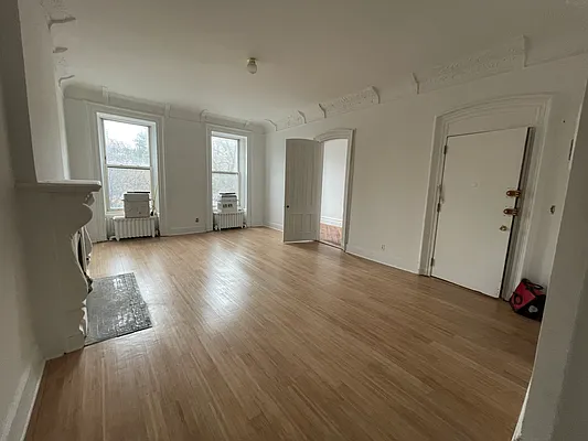 Rented by Chris Stewart, LREB | media 17