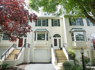 3055 Mitchell Ct, Lafayette Hill, PA 19444