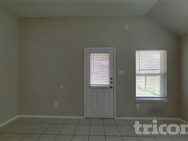 13702 Sun Bear Ct — Photo 3