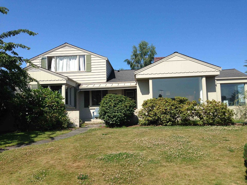1st image of 7715 Crest Dr NE