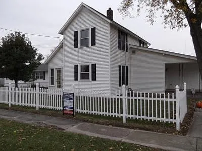 638 E Farming St photo 1