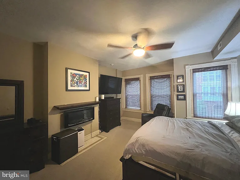 727 Reservoir St — Photo 17