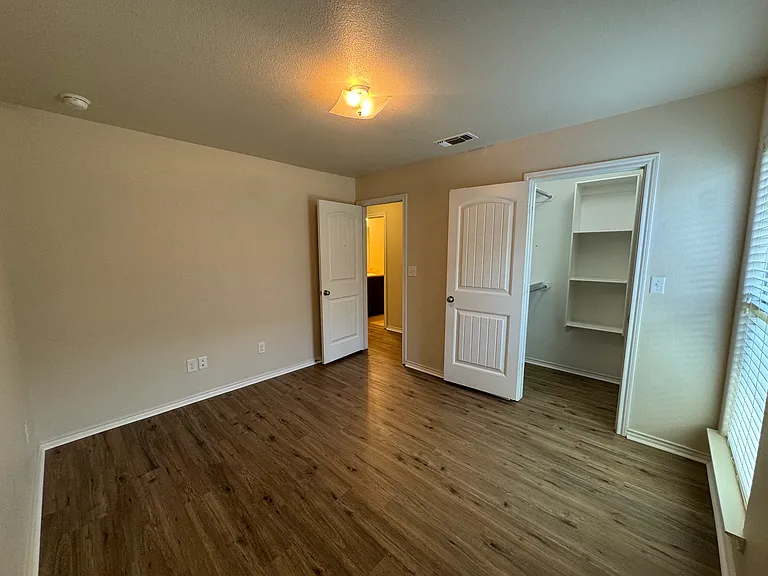 10113 Viola Ave — Photo 28