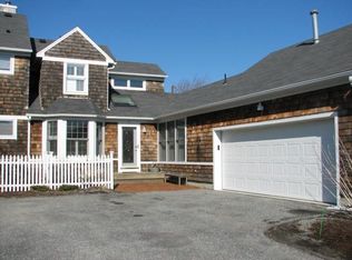 51 Fox Dr, Narragansett, RI 02882