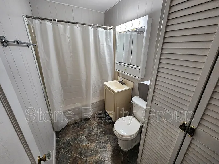 448 S 23rd St — Photo 7