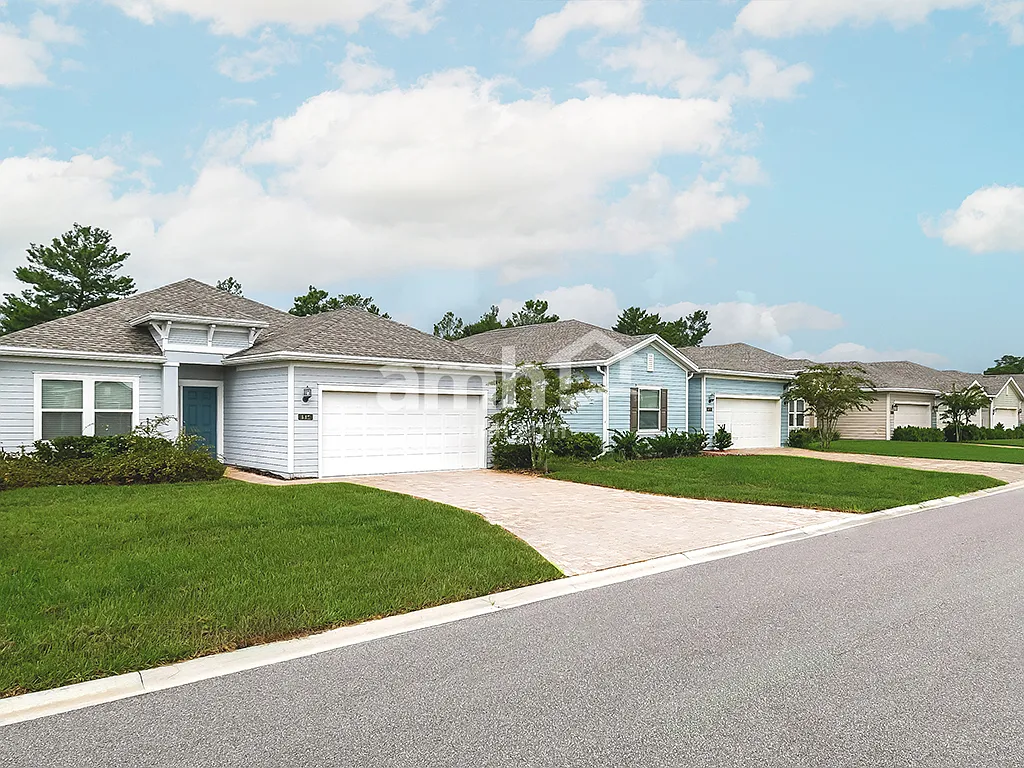 5 bed, 2.5 bath, 2358 sqft, $2,730 — Photo 2