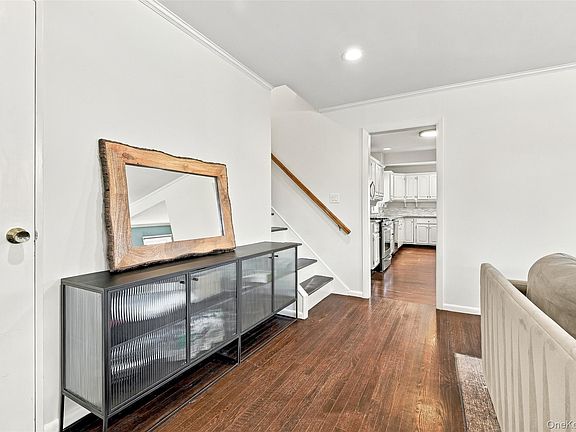 3rd image of 22 Mitchell Place