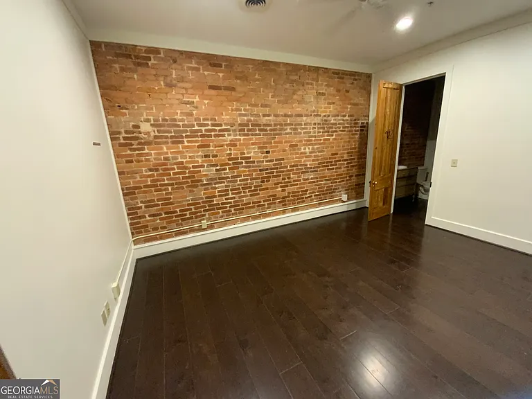 234 Broad St — Photo 7