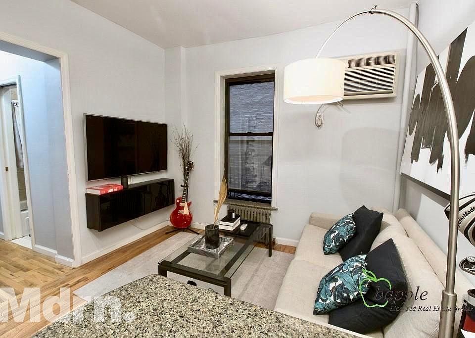 2nd image of 425 W Broadway APT 2A