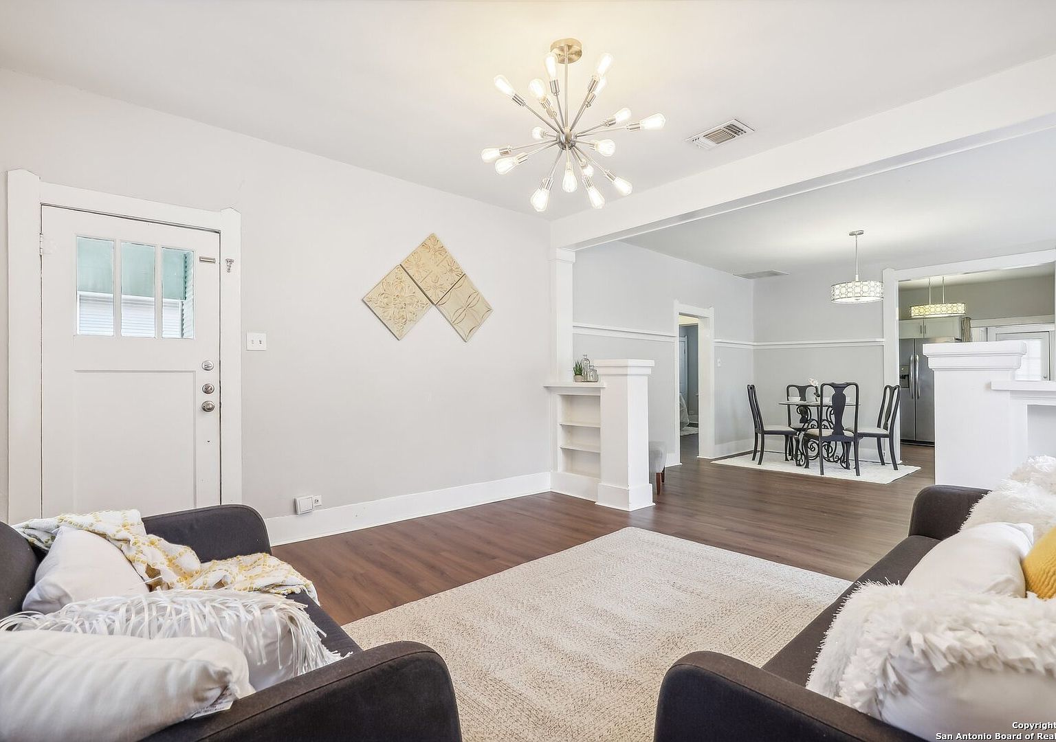 1112 W HUISACHE AVE, San Antonio, TX 78201 | Zillow