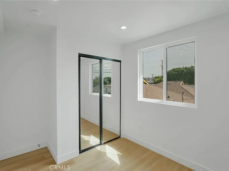 2114 E 2nd — Photo 30