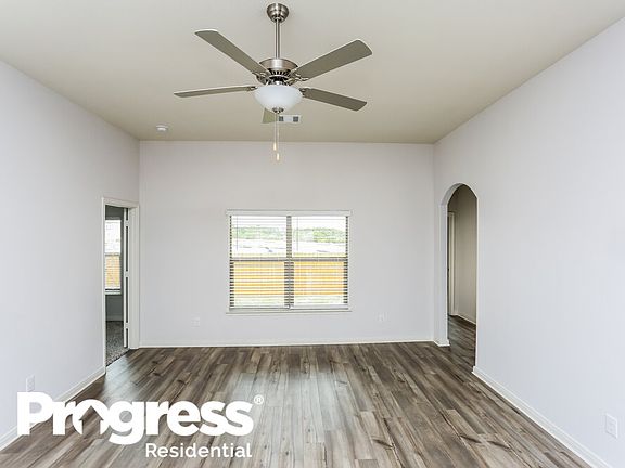 5th image of 204 Ridgeland Oak Dr #3367946