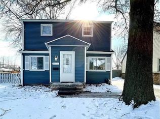 22712 Clairwood St, Saint Clair Shores, MI 48080