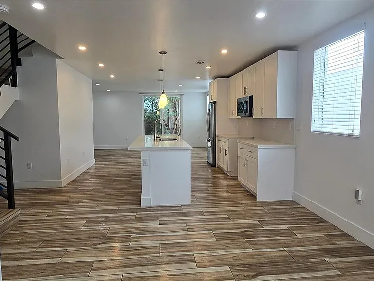 3675 Thomas Ave #3675 — Photo 5
