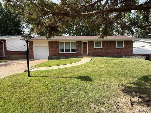 2311 Rosegarden Dr, Saint Louis, MO 63125