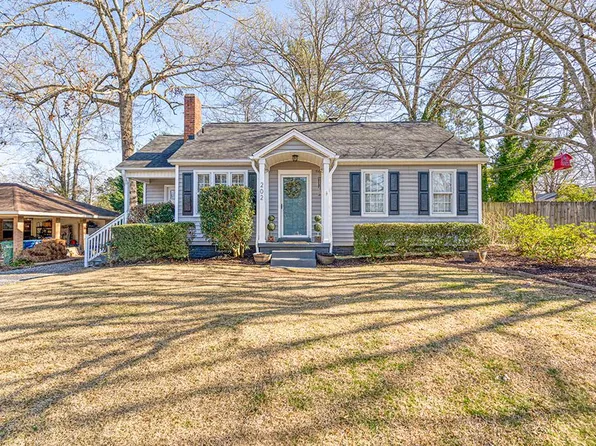 202 Sproles Ave E, Greenwood, SC 29649