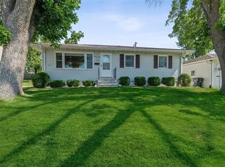1632 47th St NE, Cedar Rapids, IA 52402