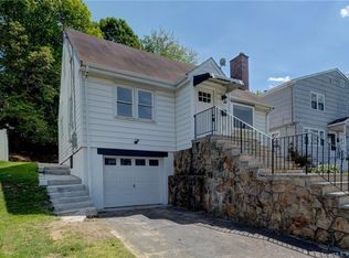 51 Lorraine St, Bridgeport, CT 06604