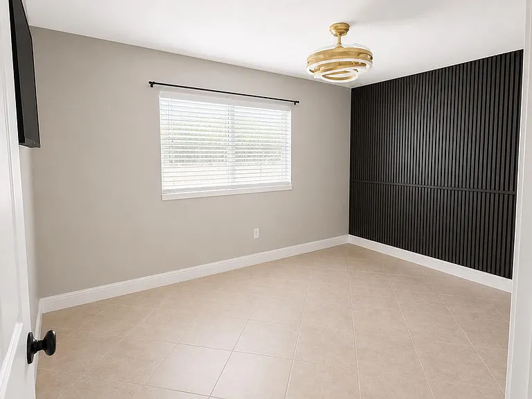 813 Joel Blvd — Photo 9