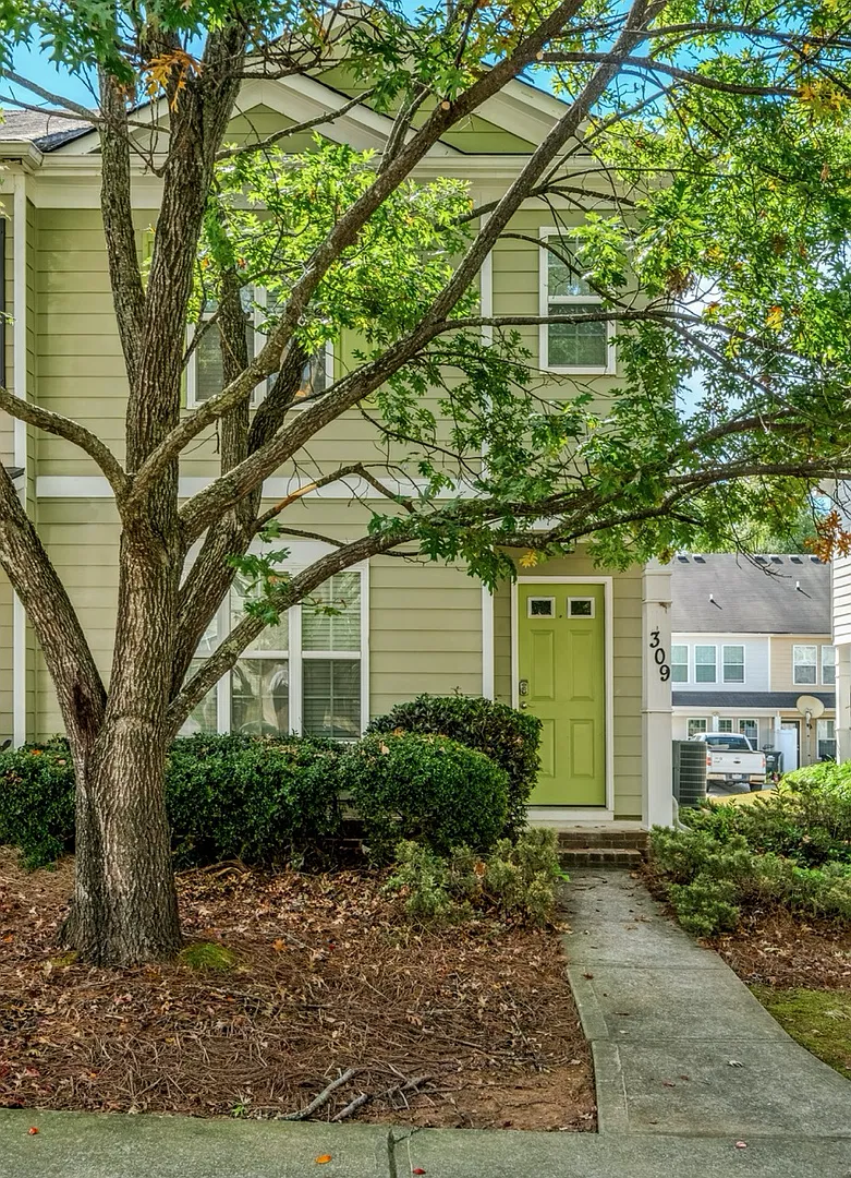 Available Now | Spacious 2-Bed, 2.5-Bath Home In Lantern Walk — Photo 1