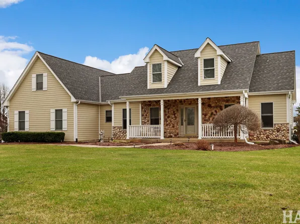 3503 Ridge Rd, Spring Grove, IL 60081