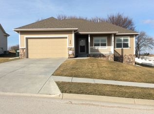534 S 17th St, Fort Calhoun, NE 68023