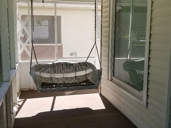 Screened in Front Porch!