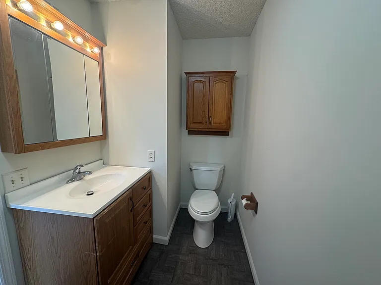 92 Westchester Dr — Photo 3
