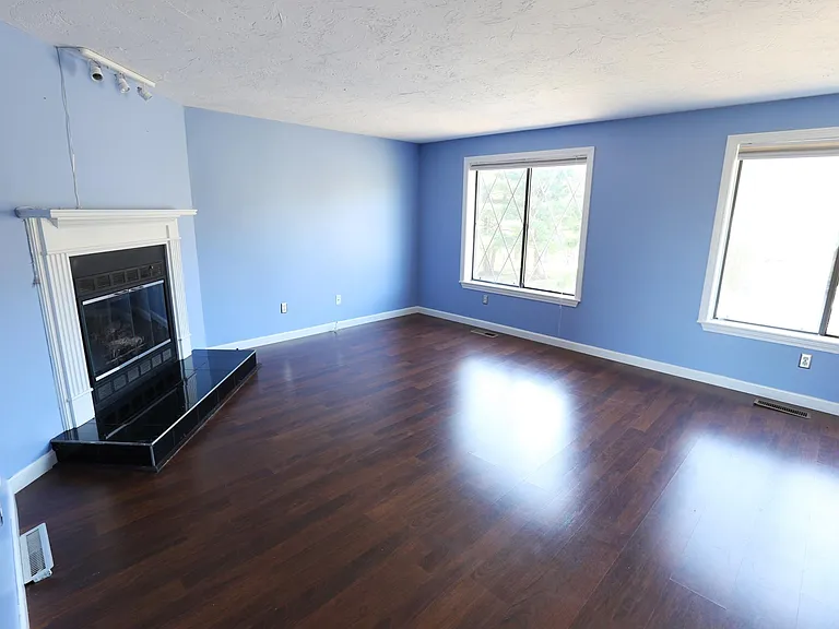 Wellington Cir — Photo 3