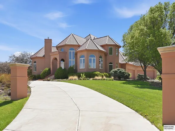 13707 Cuming St, Omaha, NE 68154