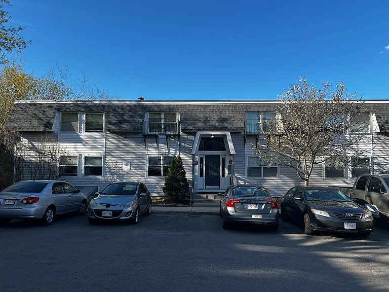 70 Barrows St #6 — Photo 3