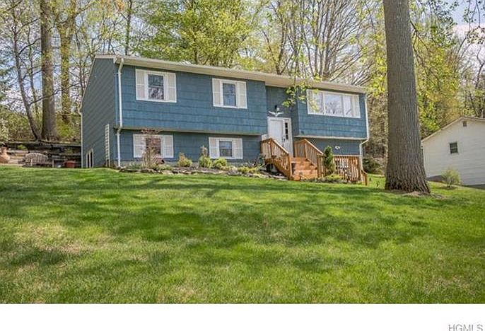 Beautifully cared for home...ready for your family!