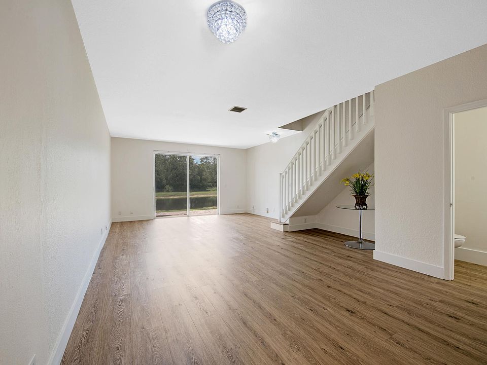 FAMILY ROOM HALF BATH