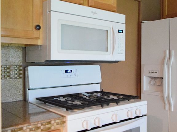 5th image of 218 Oak Knoll Ct Unit C1