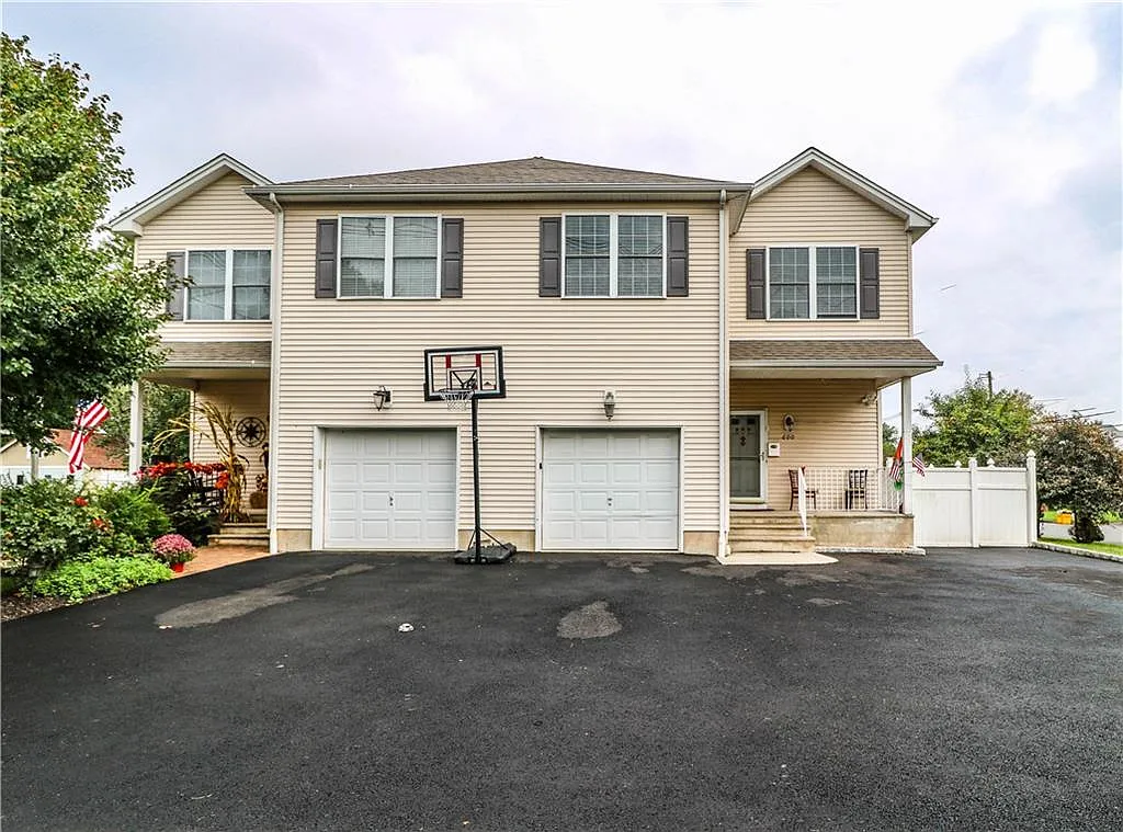 600 Mountain Ave photo 1