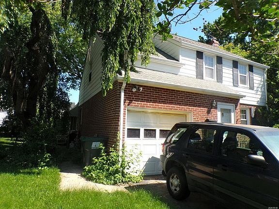 2nd image of 411 Goodley Rd