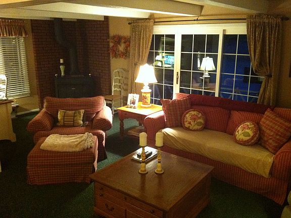 Family room w/ fireplace