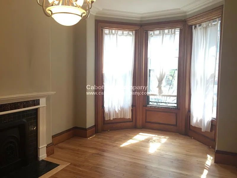 1 bed, 1.0 bath, 650 sqft, $3,150 — Photo 2