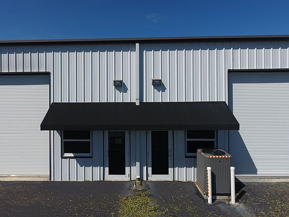 3rd image of 909 NE 27th Ln #2