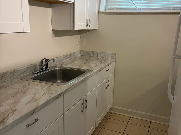 125 S Ewing Ave #8 — Photo 6