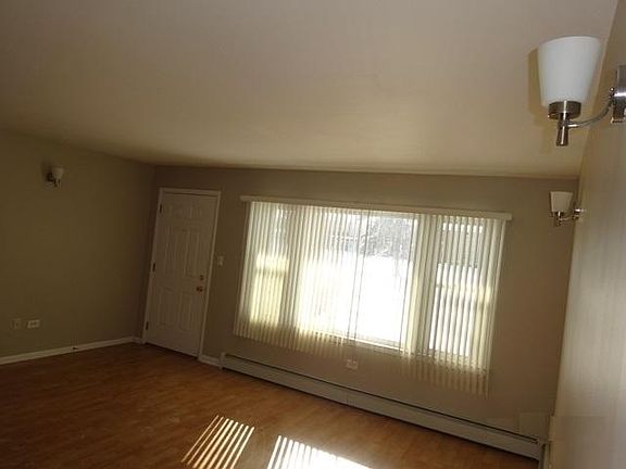 4th image of 1107 Holiday Ln