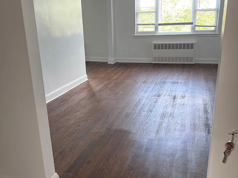 4002 155th St #3 — Photo 3