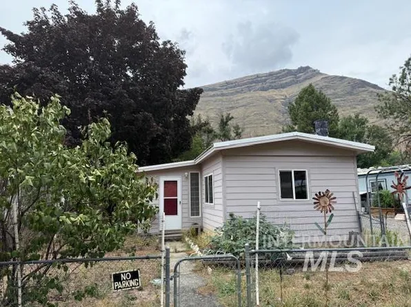 809 Well St, Riggins, ID 83549