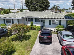 2597 NE 2nd Ave, Boca Raton, FL 33431