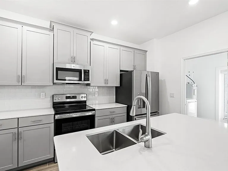 3039 Ella Way — Photo 12