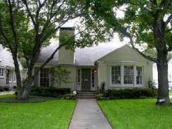 2nd image of 4691 N Versailles Ave