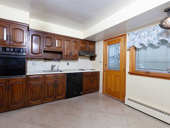5th image of 42 Eastfield Ln