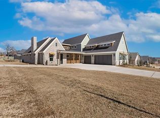 8101 Amber Ridge Dr, Edmond, OK 73034