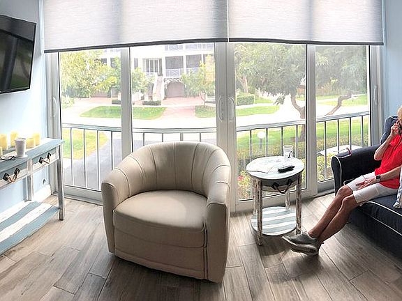 5th image of 333 4th Ave S APT 201